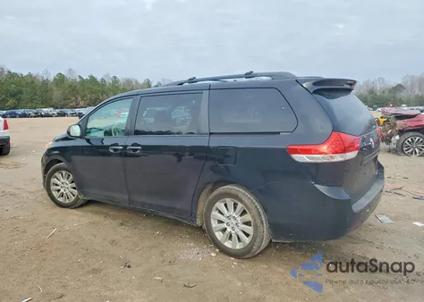 2013 Toyota Sienna Xle 7-Passenger z USA, uszkodzony, nr VIN 5TDDK3DC0DS054094